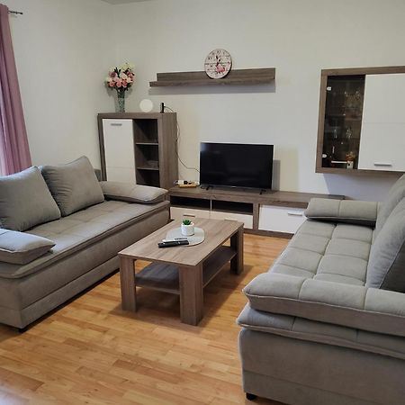 Apartmani Goga Starigrad Paklenica Εξωτερικό φωτογραφία