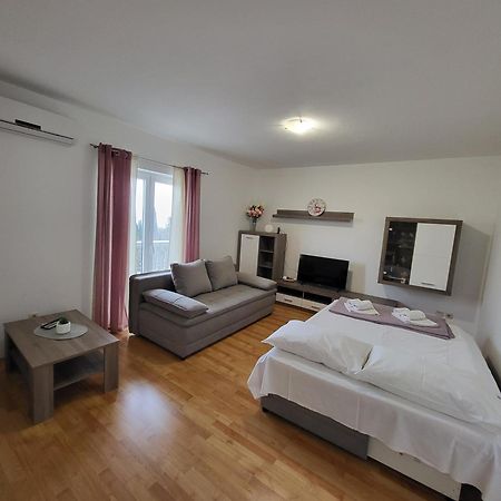 Apartmani Goga Starigrad Paklenica Εξωτερικό φωτογραφία