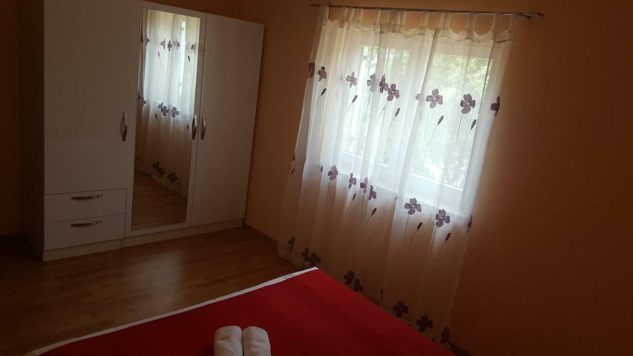 Apartmani Goga Starigrad Paklenica Εξωτερικό φωτογραφία